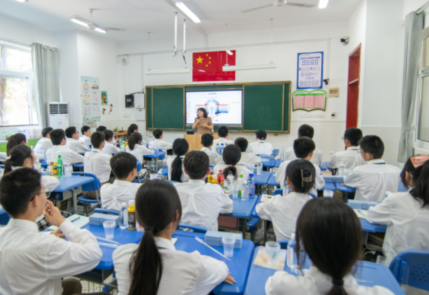 服务的普惠性可及性快捷性才能让教育改