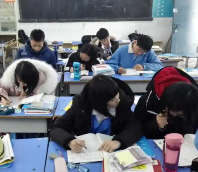 标准处理学生带入学校的智能产品严禁将