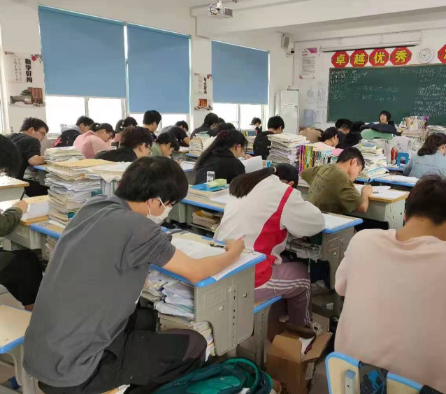 标准处理学生带入学校的智能产品严禁将手机等产品带入课堂