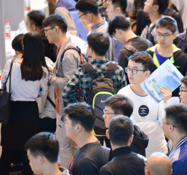 强化实践才能教育的实践性要求既要具有扎实的专业知识