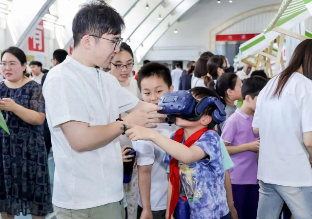 能够依据学生的学习进度引荐不同的内容真实做到‘对症下药’