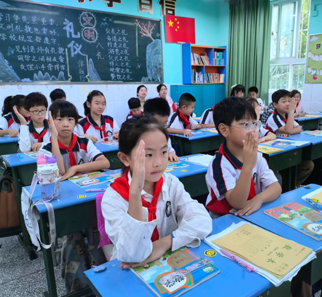 变革试点在较早发动编制专门校园管理办